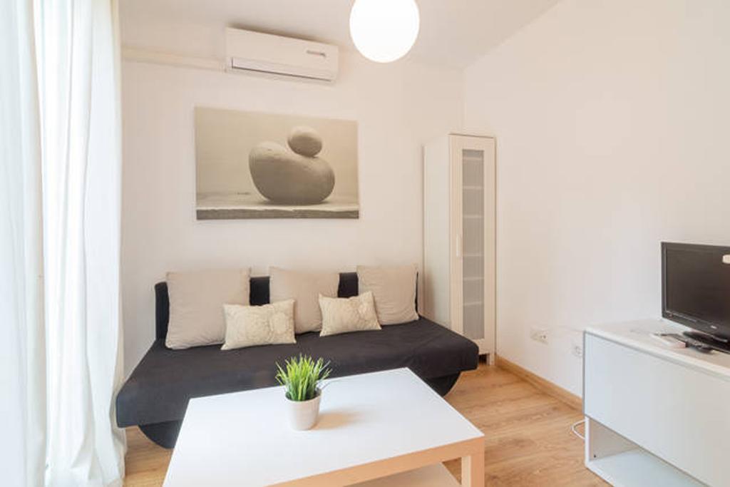 Frailes Freshapartments مالقة الغرفة الصورة